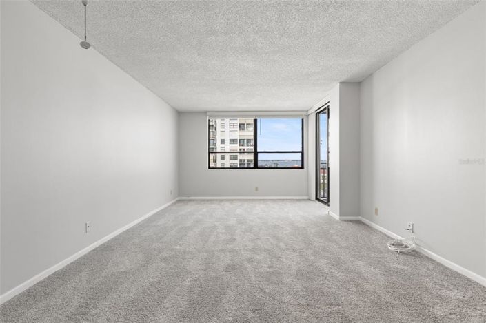 Image No.10-1 Bed Property for sale