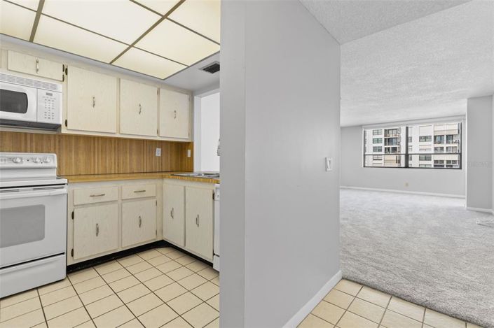 Image No.6-1 Bed Property for sale