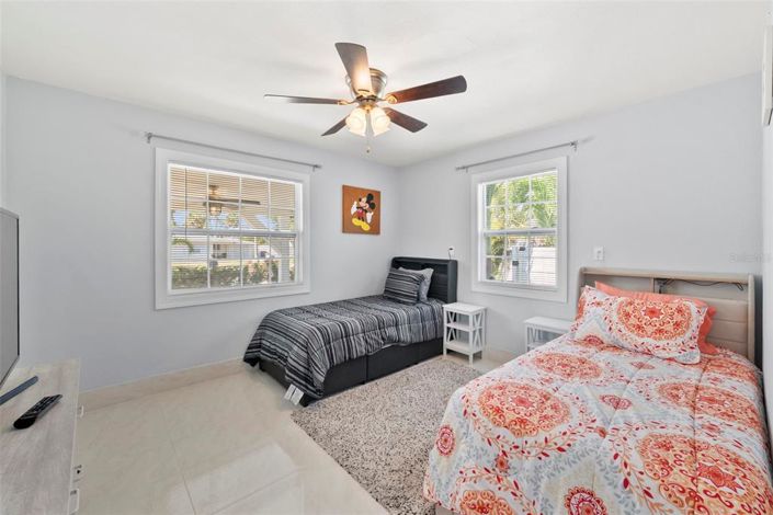 Image No.19-3 Bed Property for sale