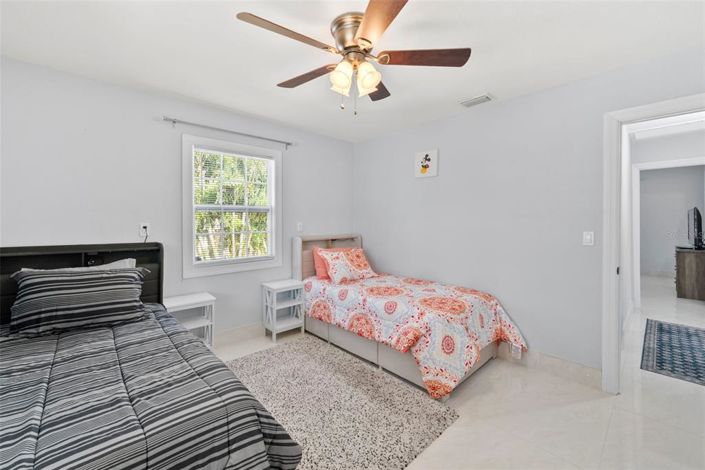 Image No.20-3 Bed Property for sale