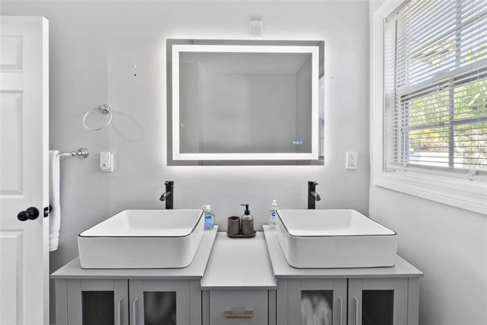 Image No.22-3 Bed Property for sale