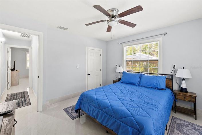 Image No.24-3 Bed Property for sale