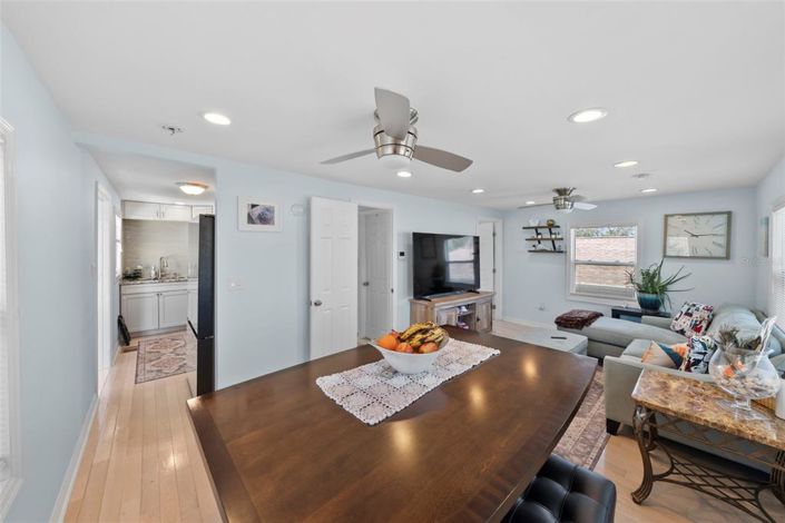 Image No.32-3 Bed Property for sale