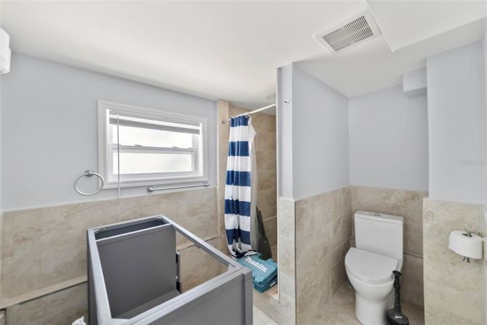 Image No.42-3 Bed Property for sale