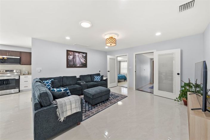 Image No.8-3 Bed Property for sale