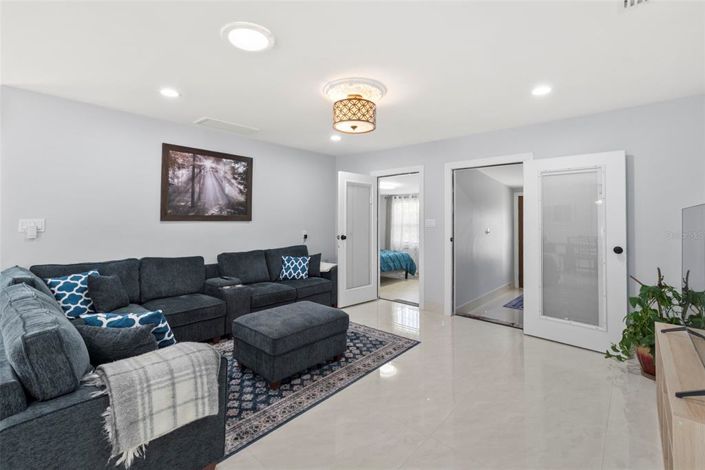 Image No.9-3 Bed Property for sale