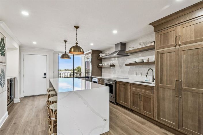 Image No.10-2 Bed Property for sale