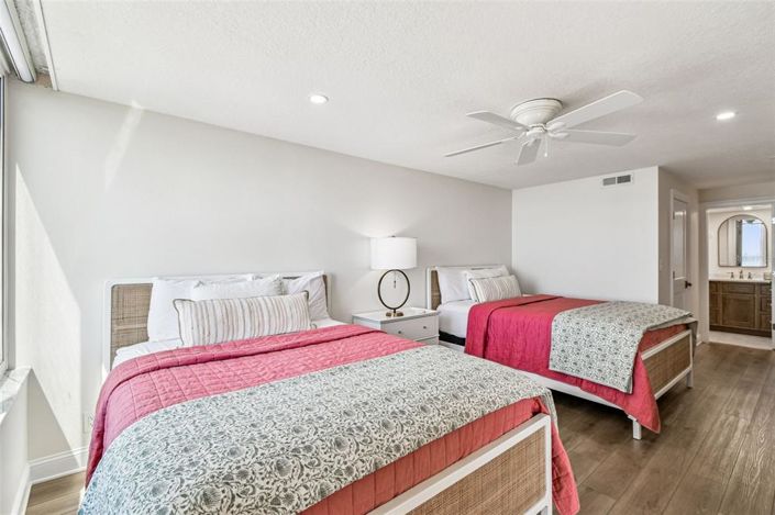 Image No.20-2 Bed Property for sale