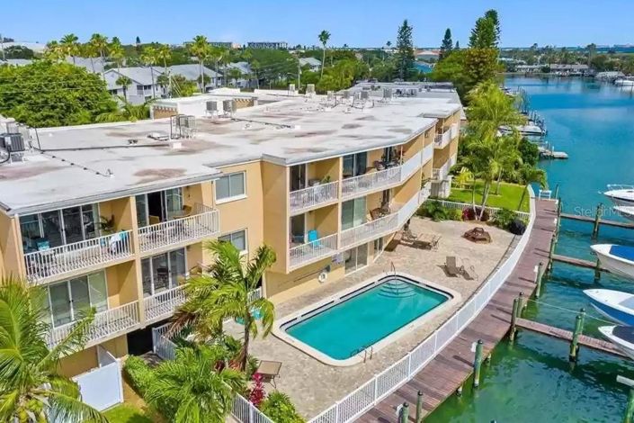 Image No.28-2 Bed Property for sale