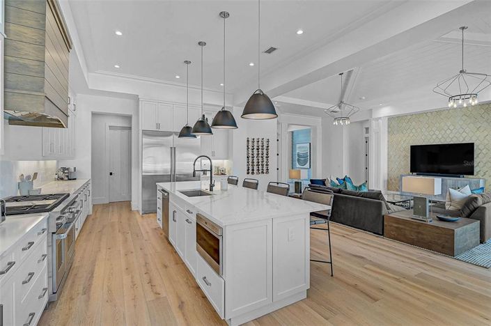 Image No.10-3 Bed Property for sale