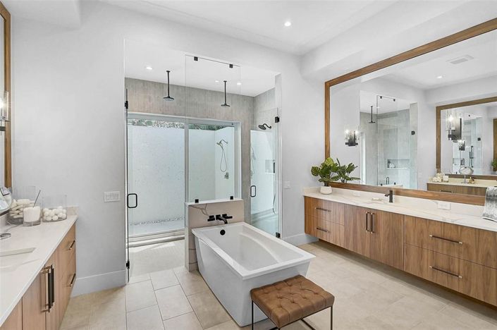 Image No.21-3 Bed Property for sale