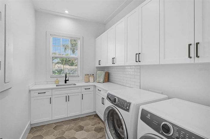 Image No.29-3 Bed Property for sale