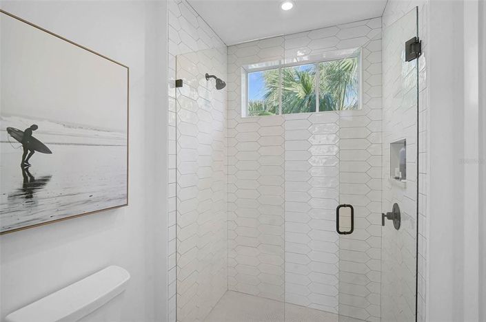 Image No.33-3 Bed Property for sale