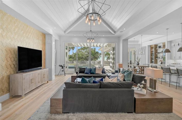 Image No.5-3 Bed Property for sale