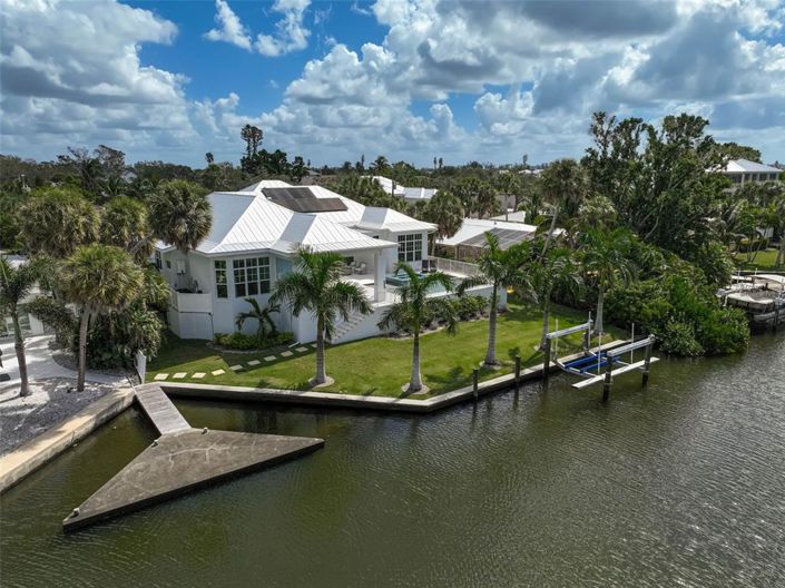 Image No.55-3 Bed Property for sale