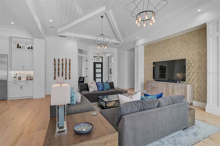 Image No.9-3 Bed Property for sale