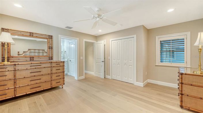 Image No.46-4 Bed Property for sale