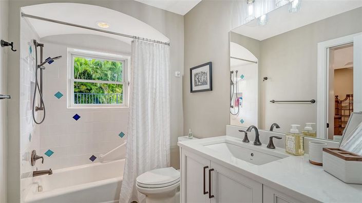 Image No.47-4 Bed Property for sale