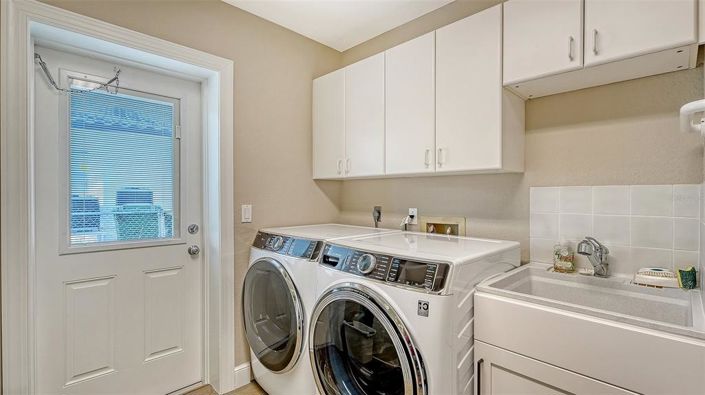 Image No.60-4 Bed Property for sale