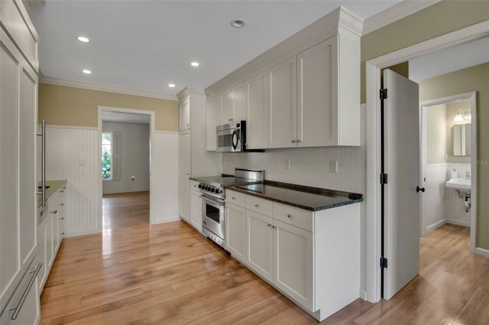 Image No.15-4 Bed Property for sale