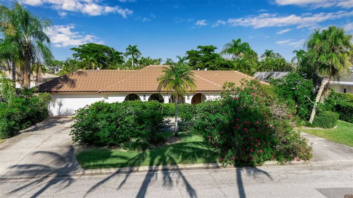 Image No.2-4 Bed Property for sale