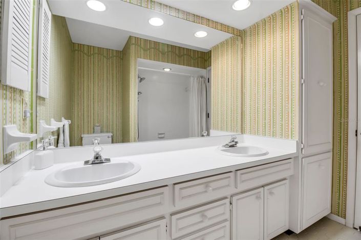 Image No.35-4 Bed Property for sale