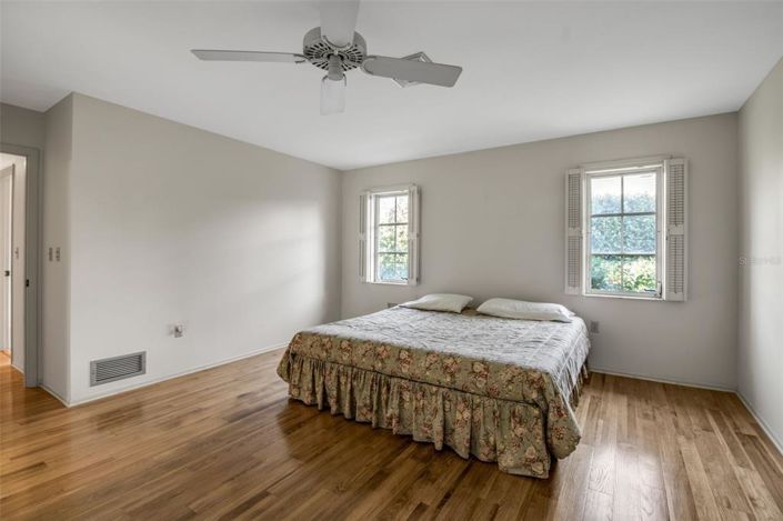 Image No.46-4 Bed Property for sale