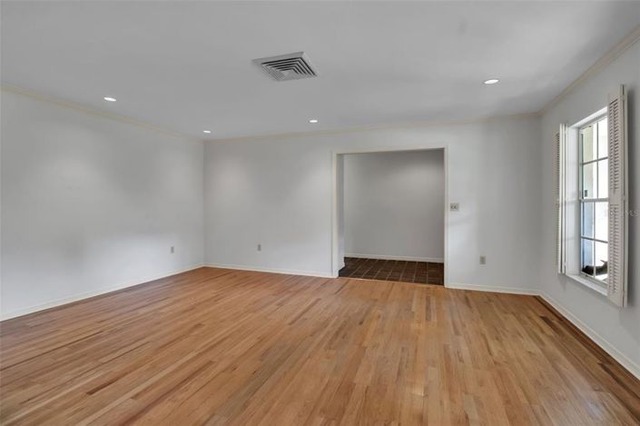 Image No.8-4 Bed Property for sale