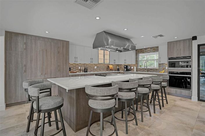 Image No.12-3 Bed Property for sale