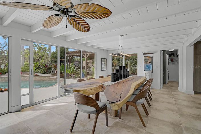 Image No.19-3 Bed Property for sale