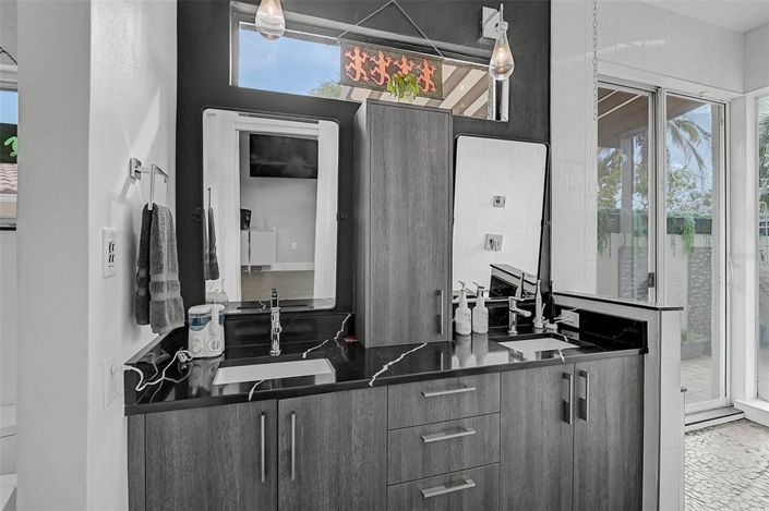 Image No.31-3 Bed Property for sale