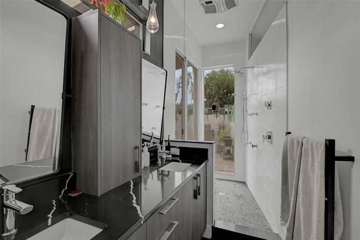 Image No.32-3 Bed Property for sale