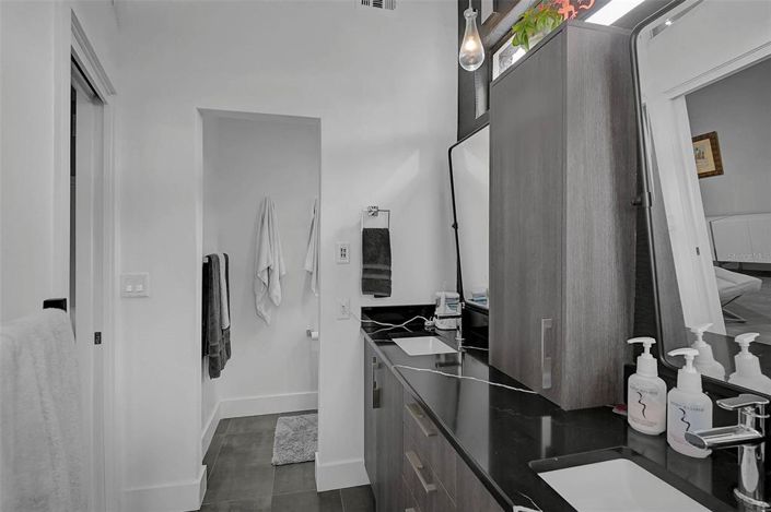 Image No.33-3 Bed Property for sale