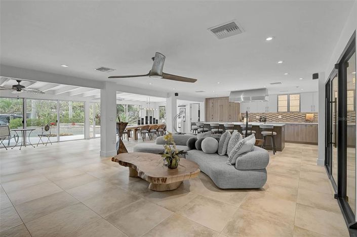 Image No.5-3 Bed Property for sale