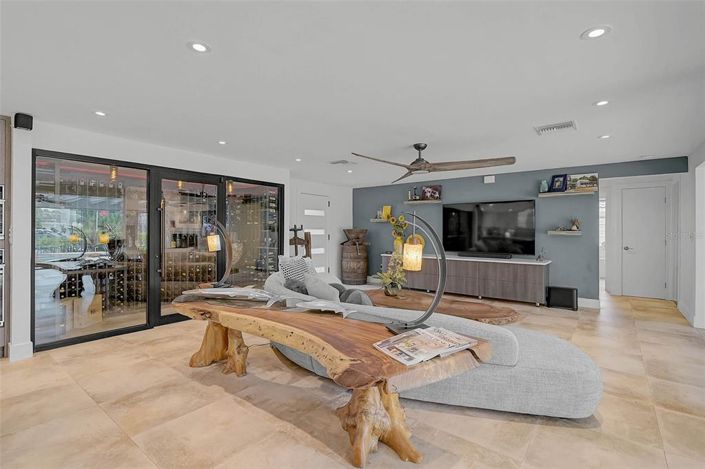 Image No.8-3 Bed Property for sale