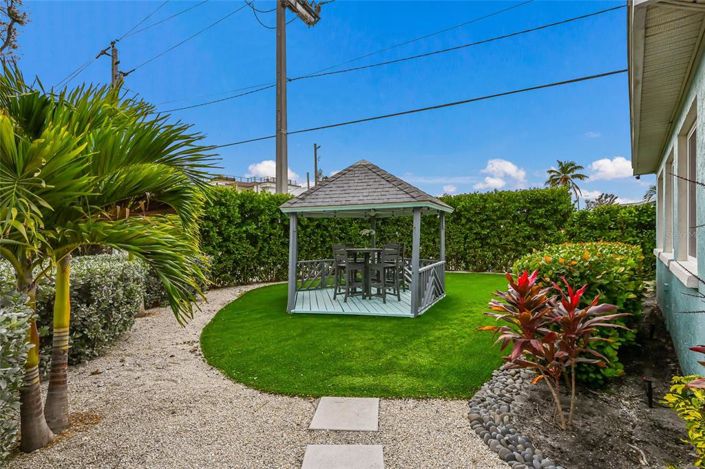 Image No.44-2 Bed Property for sale