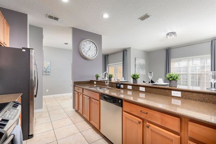 Image No.12-4 Bed Townhouse for sale