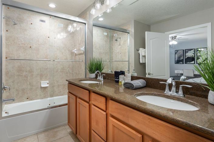 Image No.15-4 Bed Townhouse for sale