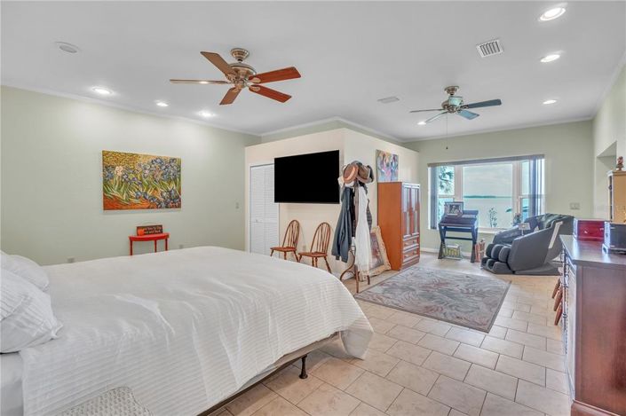 Image No.23-4 Bed Property for sale