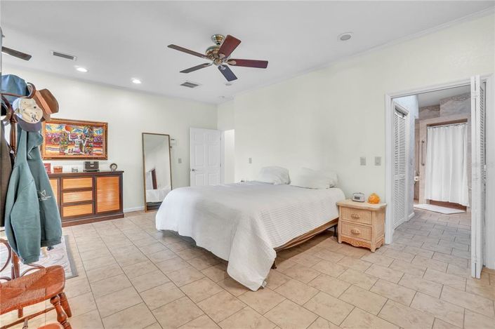 Image No.26-4 Bed Property for sale