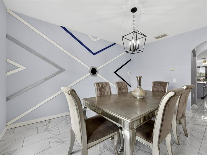 Image No.16-6 Bed Property for sale