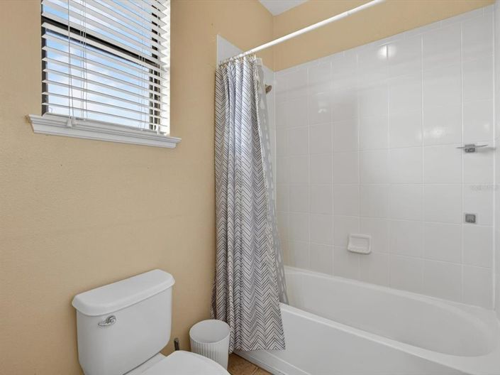 Image No.40-6 Bed Property for sale