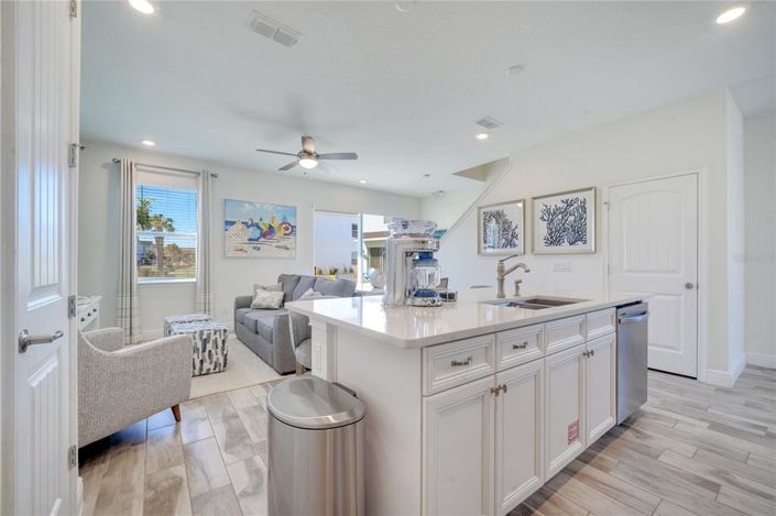 Image No.21-4 Bed Townhouse for sale