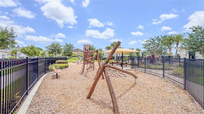 Image No.17-4 Bed Property for sale