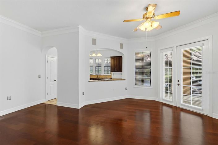 Image No.10-2 Bed Property for sale