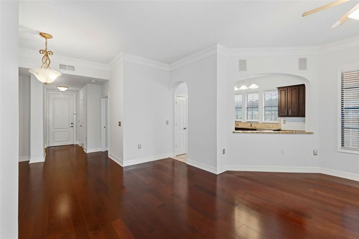 Image No.11-2 Bed Property for sale