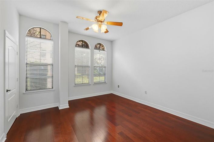 Image No.19-2 Bed Property for sale