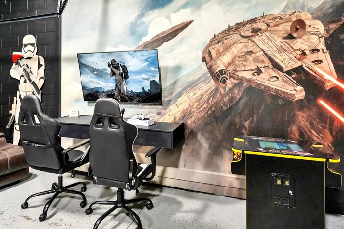 Image No.18-11 Bed Property for sale