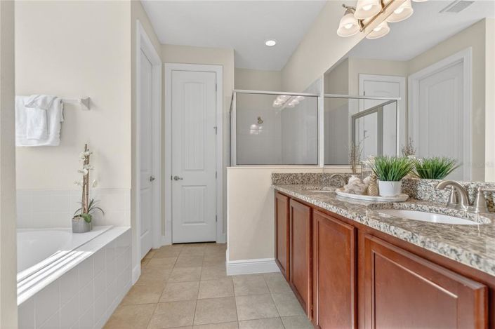 Image No.27-11 Bed Property for sale