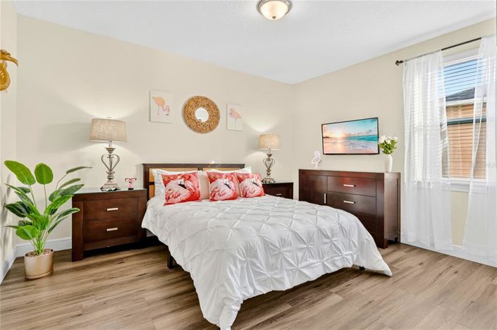 Image No.42-11 Bed Property for sale